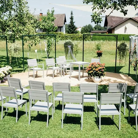 ホテル Gasthof Zur Post - Familie Luegmayer 3*